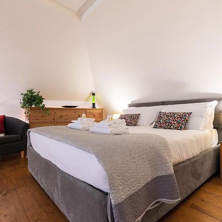 Rome As You Feel - Charming Loft Campitelli In Navona Bagian luar foto