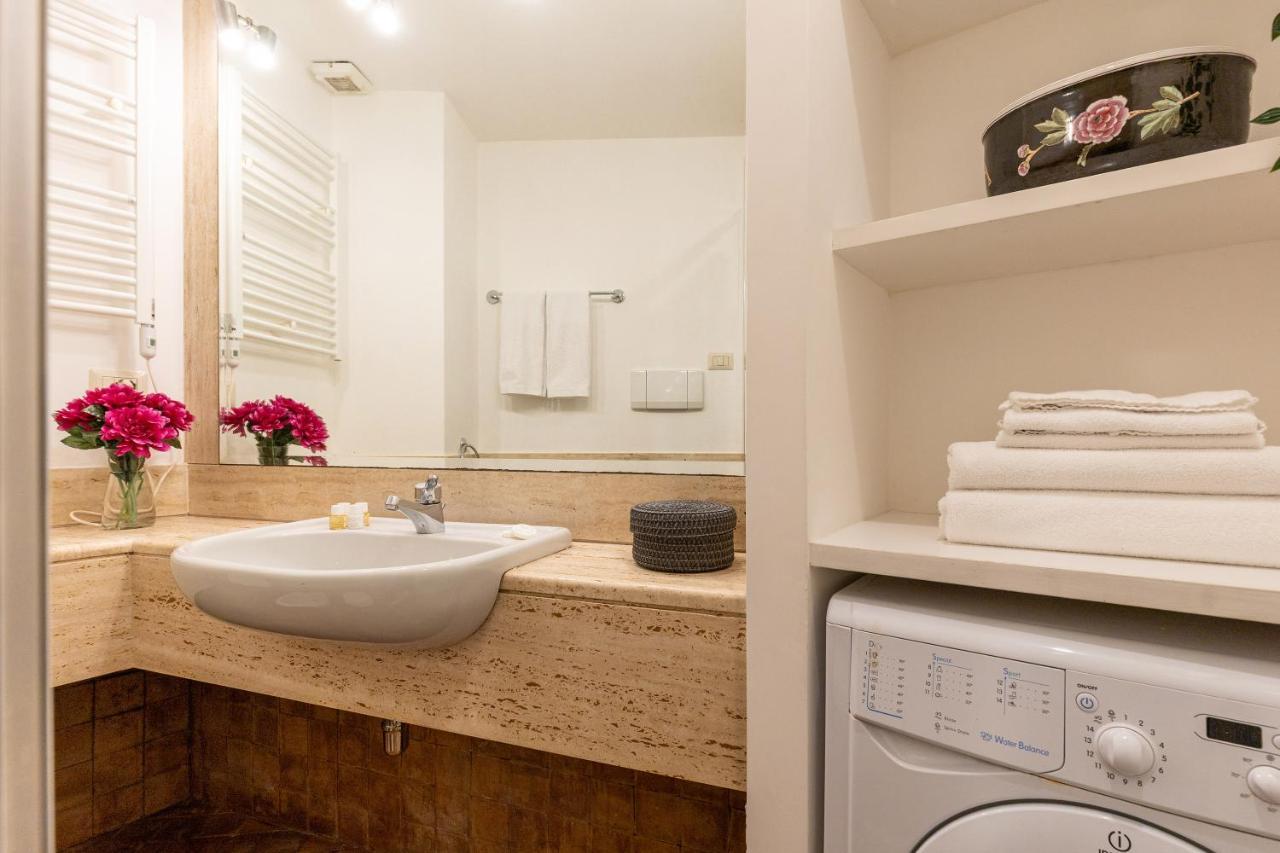 Rome As You Feel - Charming Loft Campitelli In Navona Bagian luar foto